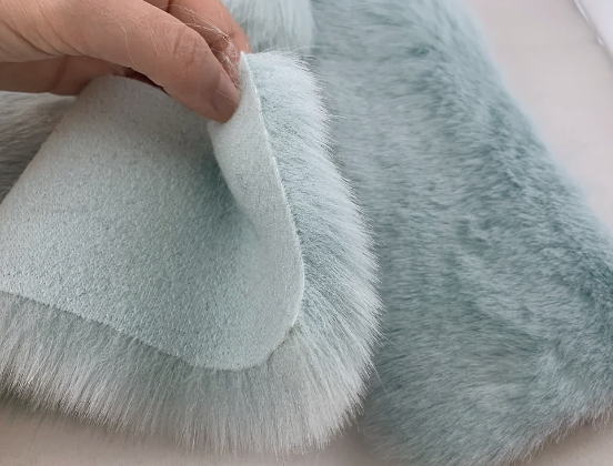 Babyblaues Bunny von Howl Fabric