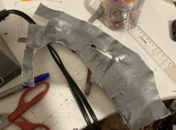 Teil mit Küchenpapier auf der Rückseite